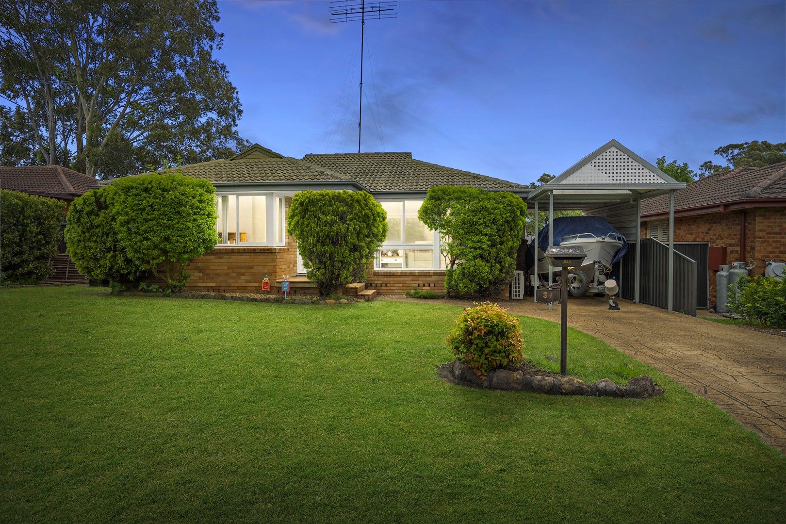 37 Carinda Drive, South Penrith NSW 2750, Image 0