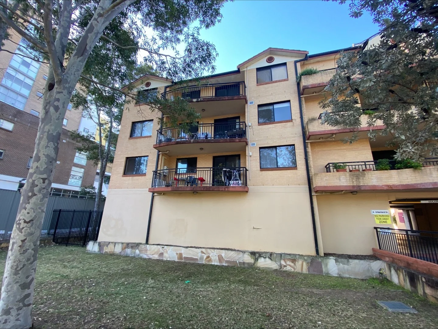 4/4-8 Burford Road, Merrylands NSW 2160