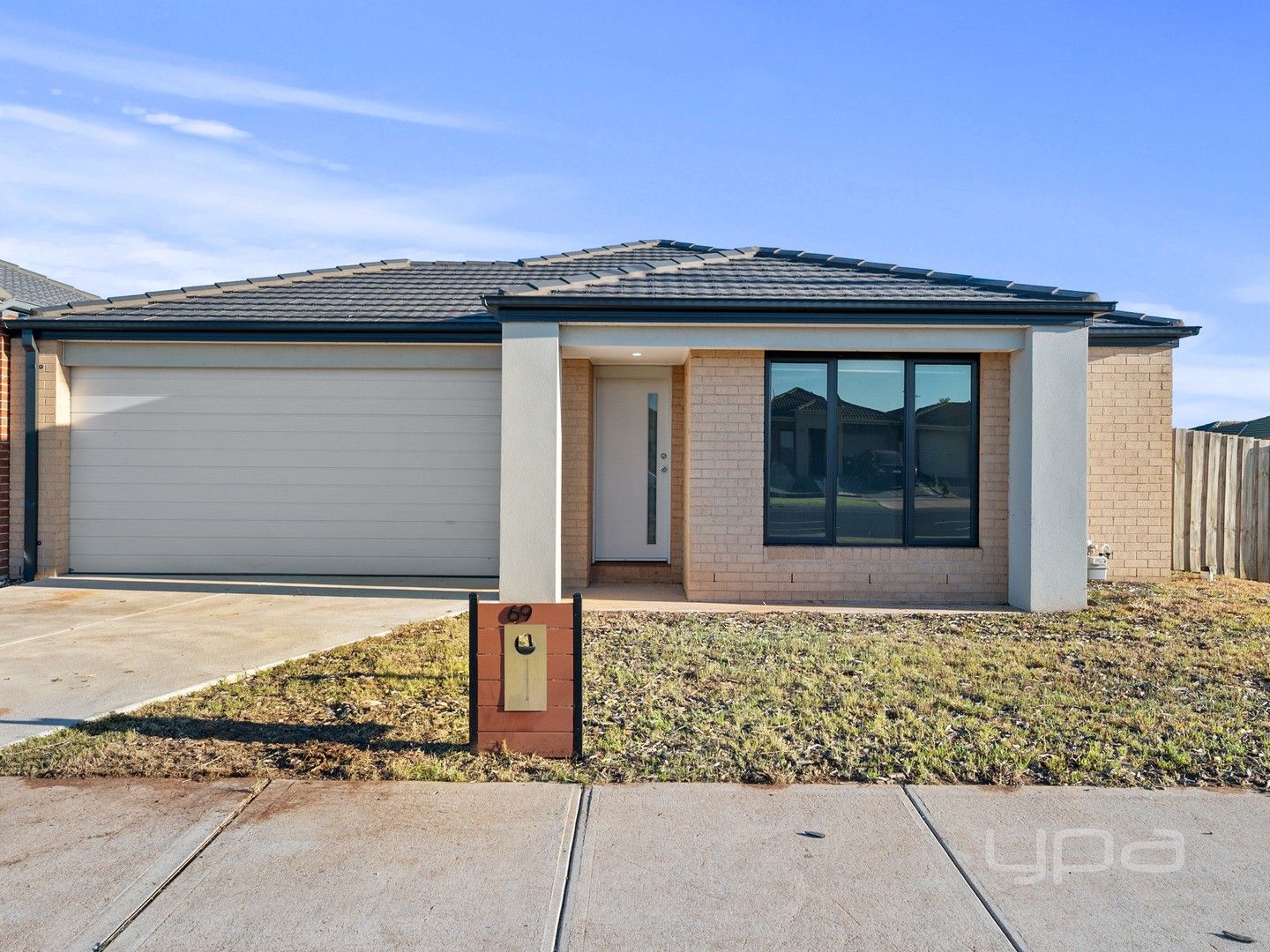 4 bedrooms House in 69 Toolern Waters Drive WEIR VIEWS VIC, 3338