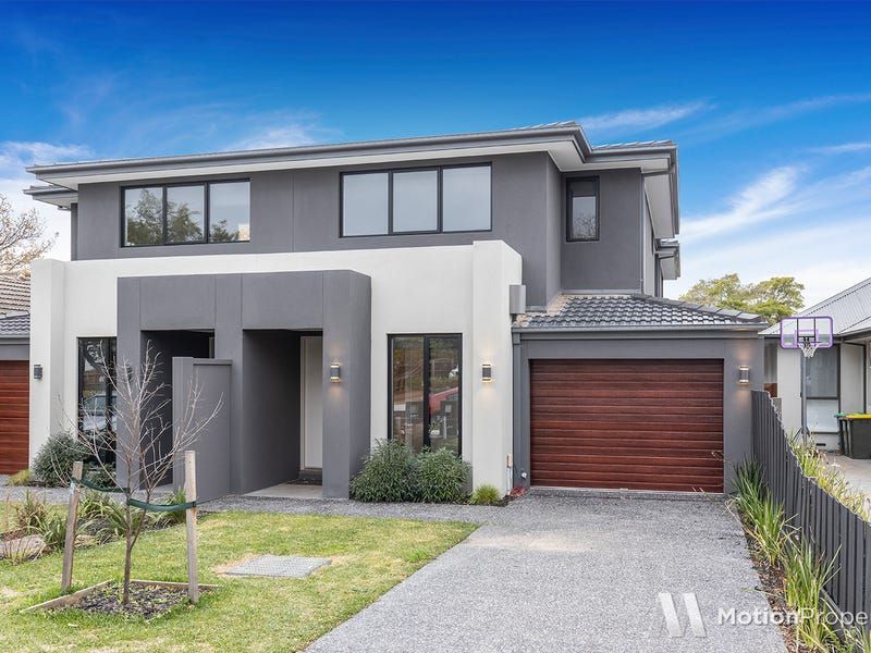 4 bedrooms Townhouse in 35B Kinlock Avenue MURRUMBEENA VIC, 3163