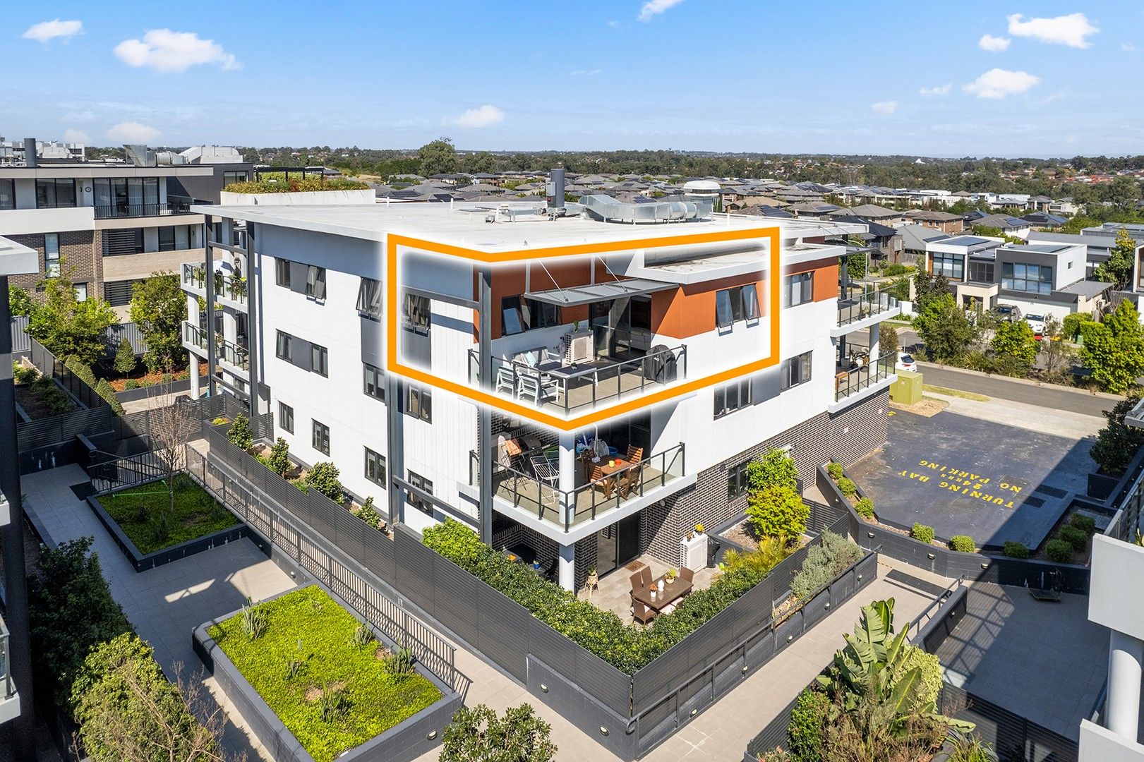 3 bedrooms Apartment / Unit / Flat in 214/2 Thorogood Boulevard NORTH KELLYVILLE NSW, 2155