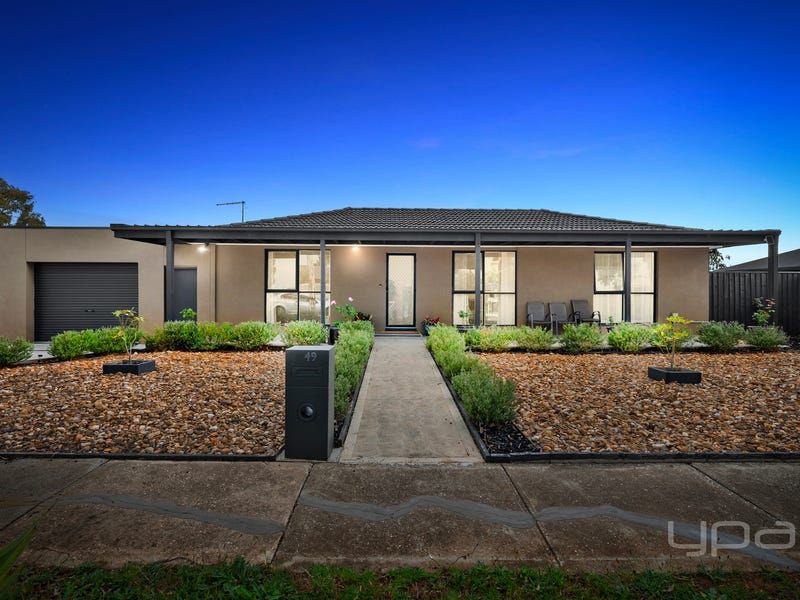 49 Argyll Circuit, Melton West VIC 3337, Image 2