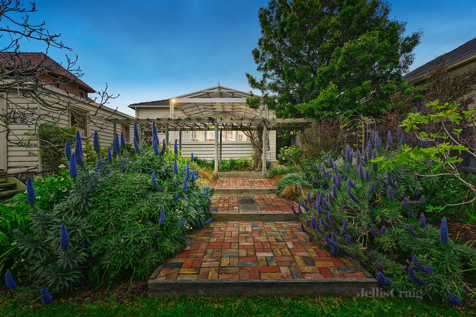 92 Warrigal Road, Surrey Hills VIC 3127, Image 2