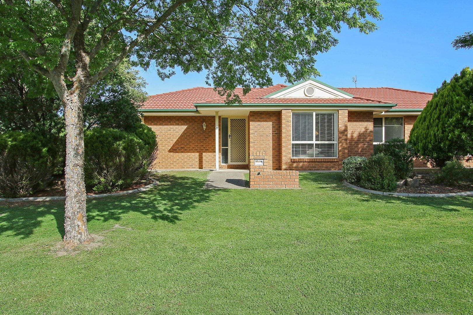 27 Dalton Avenue, West Wodonga VIC 3690, Image 0