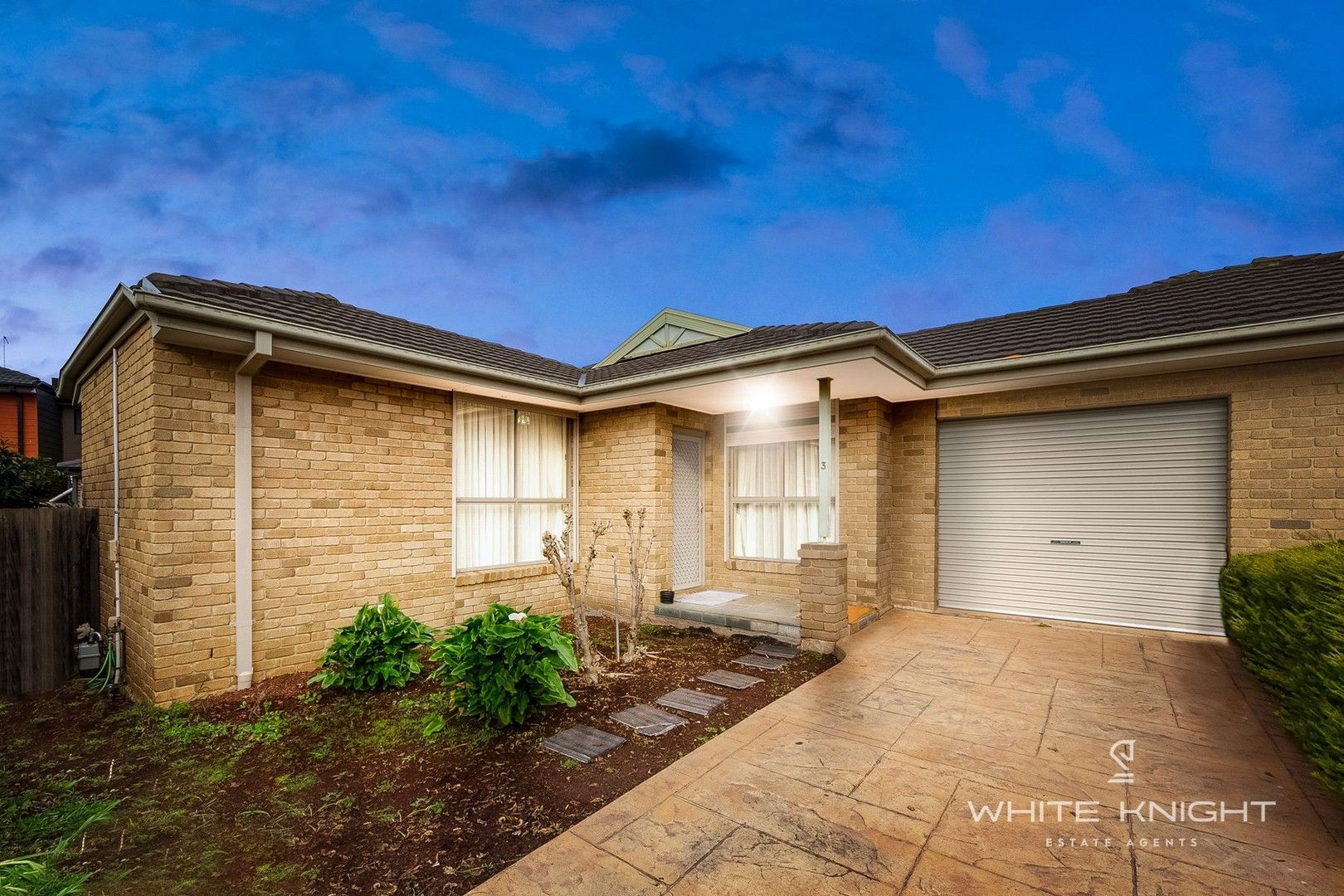 3 bedrooms Apartment / Unit / Flat in 3/11-13 Perrett Avenue ST ALBANS VIC, 3021