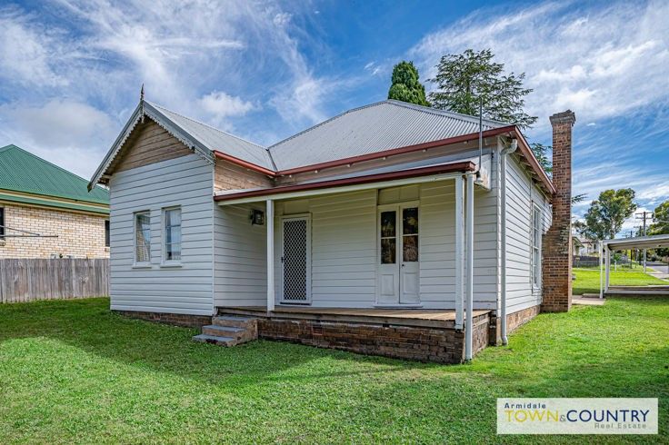 16 Wade Avenue, Armidale NSW 2350, Image 0