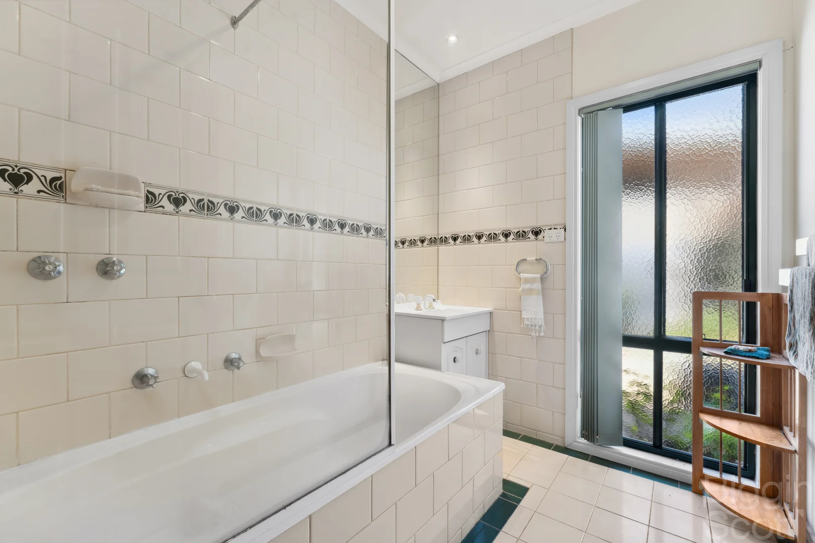 Additional image 14 of 1/11 Wynvale Rise, Hepburn VIC 3461