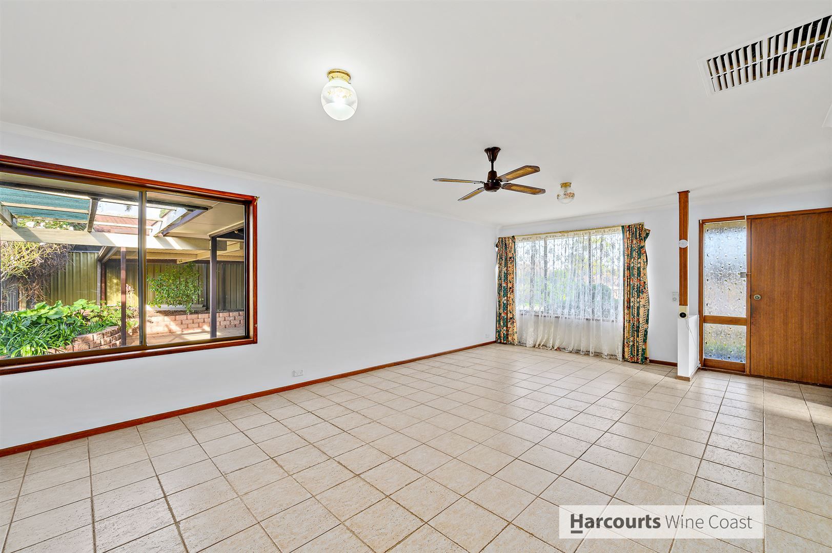 4 Wayne Court, Huntfield Heights SA 5163, Image 2