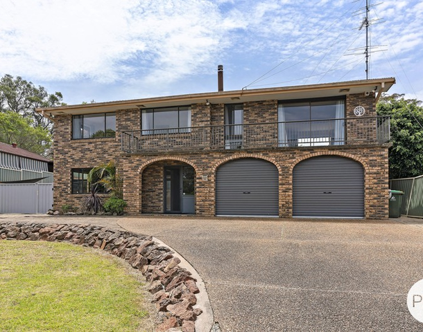 13 Rhodes Parade, Windermere Park NSW 2264