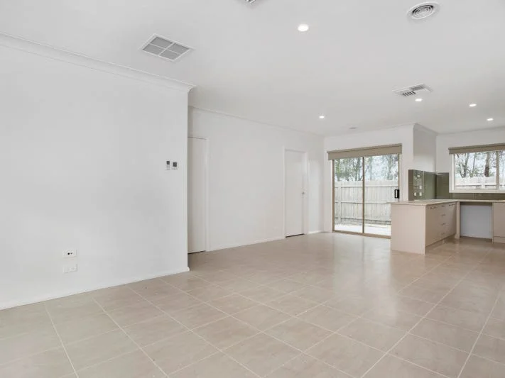 Additional image 6 of 2/39 Cameron Way, Pakenham VIC 3810