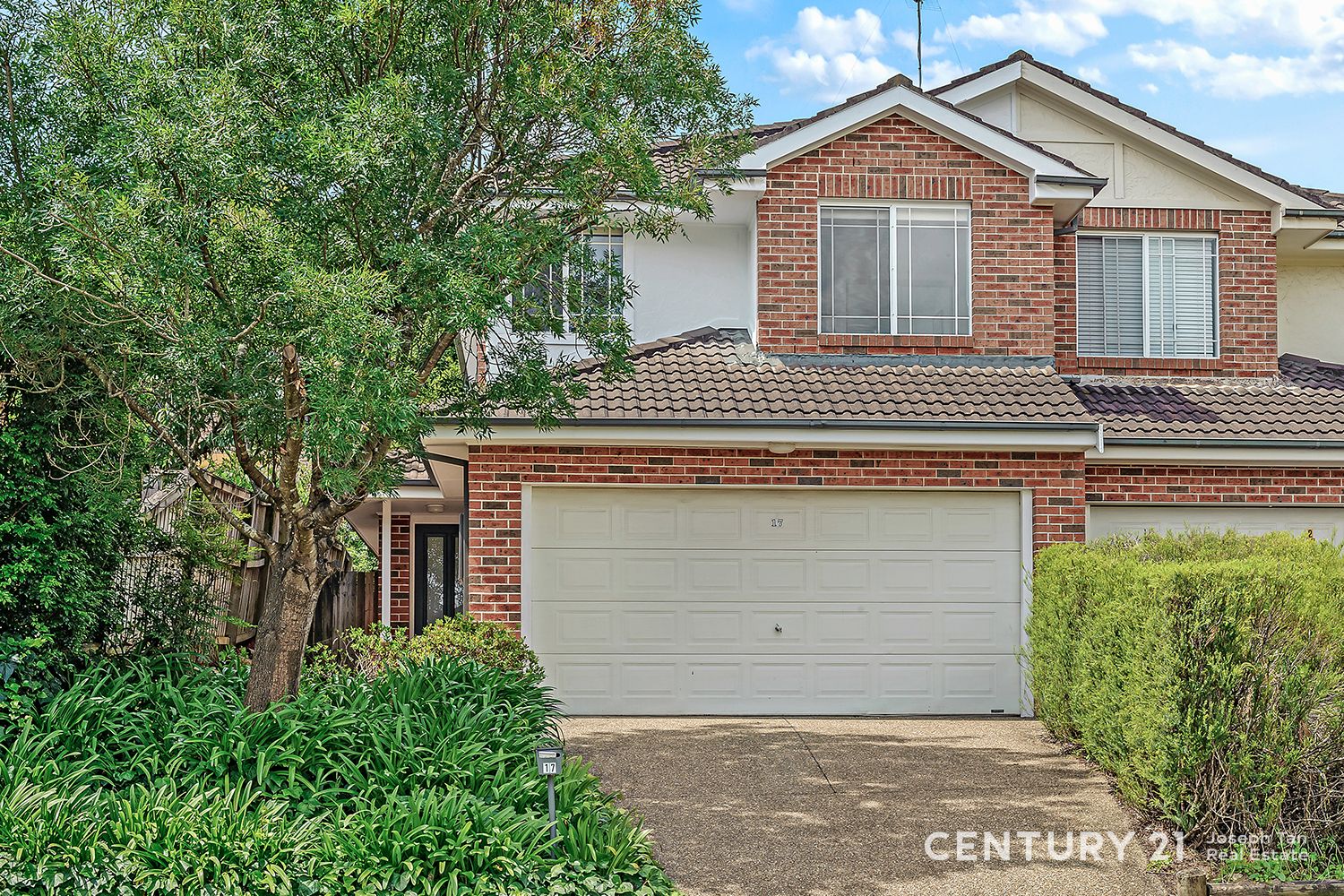 17 Roslyn Place, Cherrybrook NSW 2126, Image 0