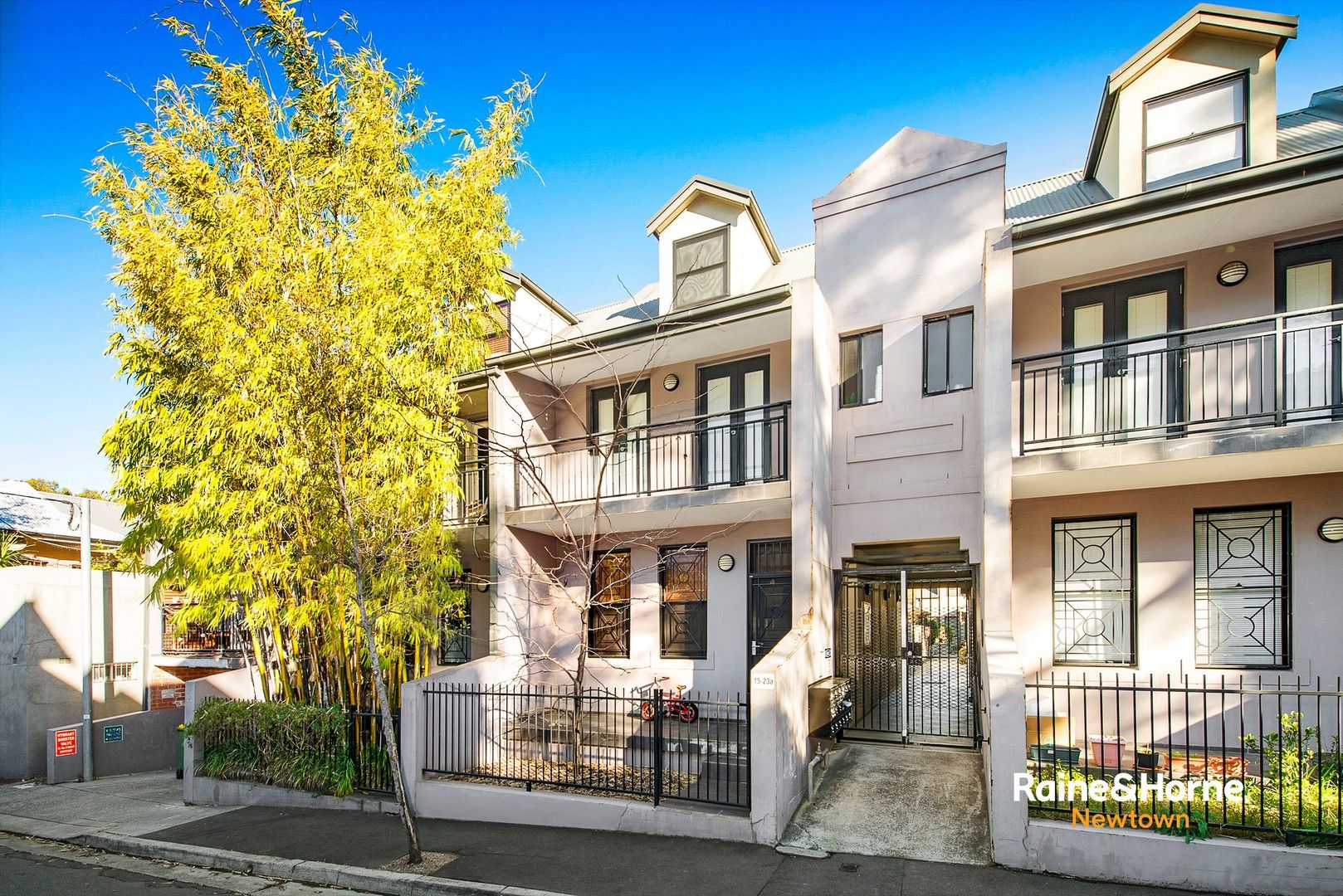 2 bedrooms Townhouse in 6/15-23A Knight Street ERSKINEVILLE NSW, 2043