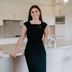 Arabella Dagg, Property manager