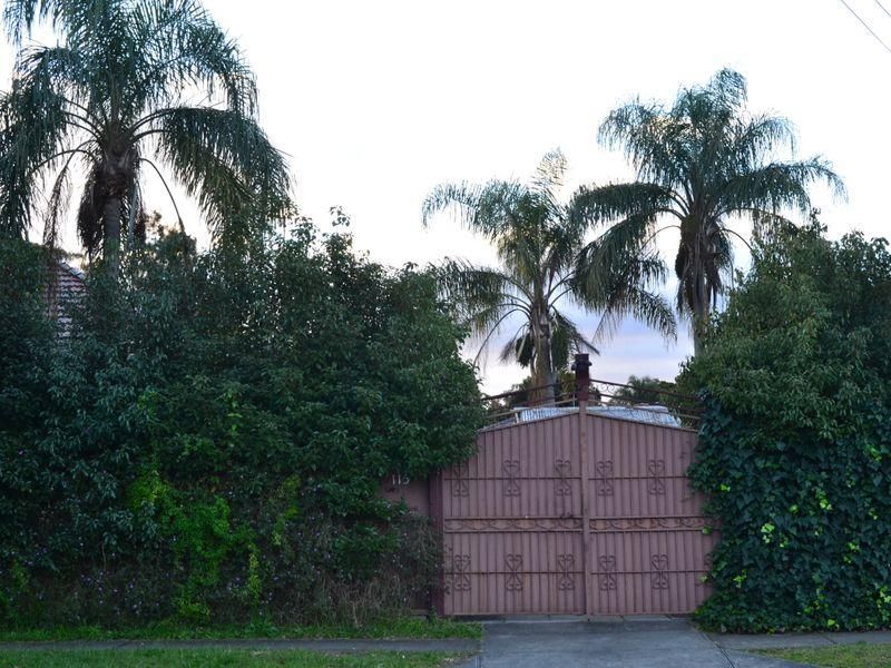 5 bedrooms House in 115 Mitchell St CARRAMAR NSW, 2163