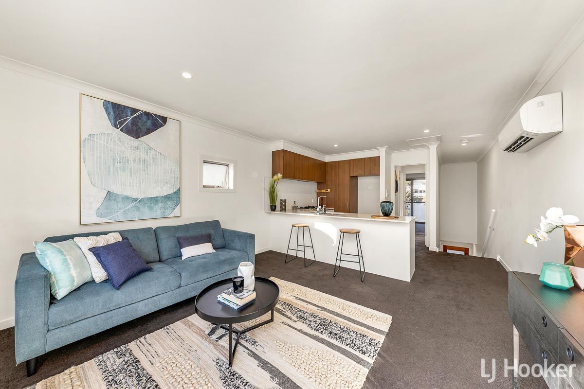 15/2 Clare Burton Crescent, Franklin ACT 2913, Image 1