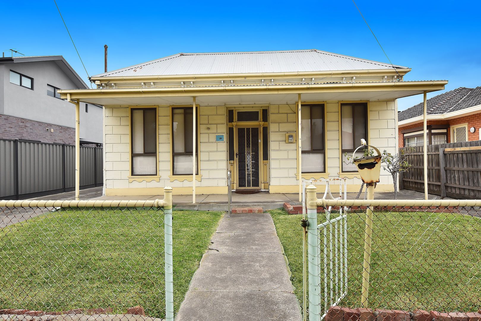 10 De Carle Street, Coburg VIC 3058, Image 2