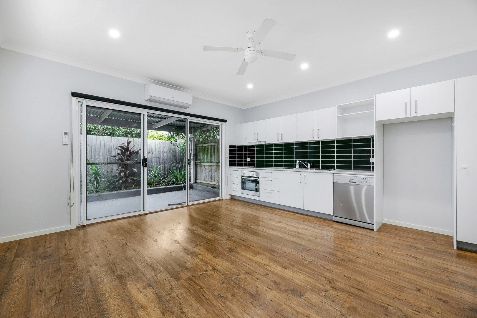 2 bedrooms House in 4A Neridah Avenue MOUNT COLAH NSW, 2079