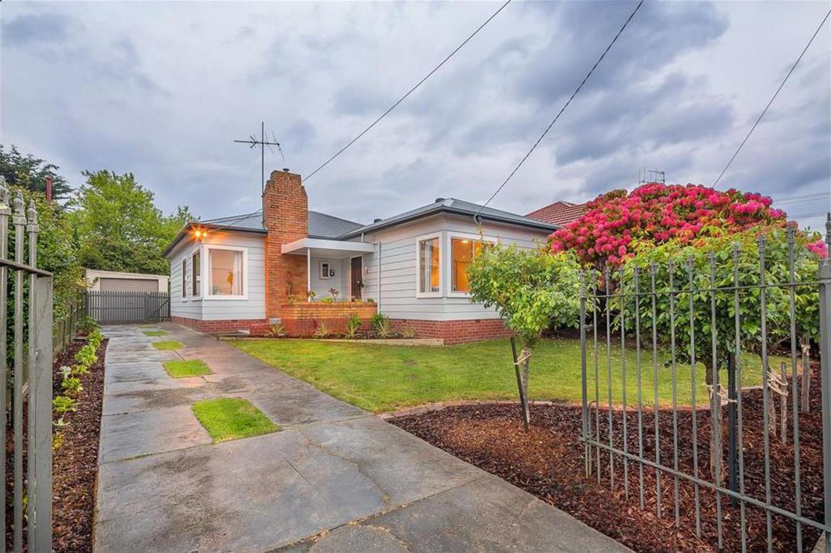 27 Napier Street, Black Hill VIC 3350