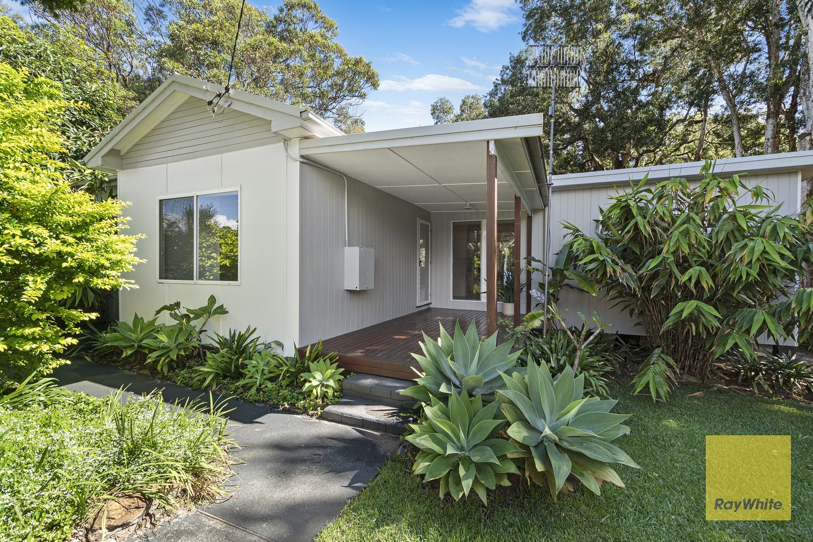 4 bedrooms House in 28 Bena Road UMINA BEACH NSW, 2257