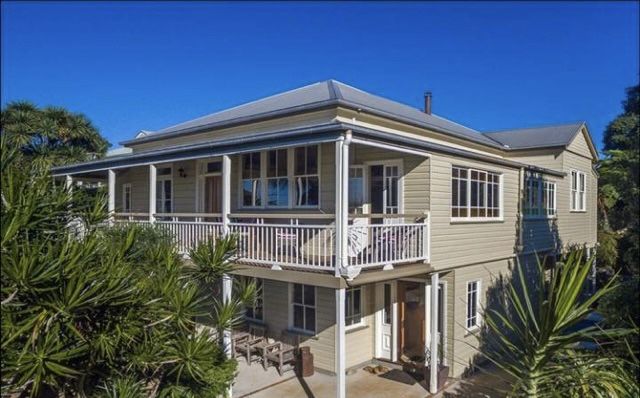 5 bedrooms House in 69 Coomera Gorge Drive TAMBORINE MOUNTAIN QLD, 4272