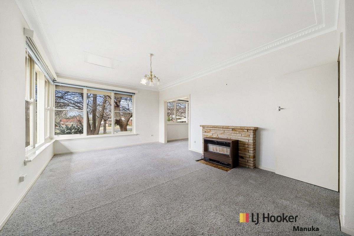 36 Walker Crescent, Griffith ACT 2603, Image 2