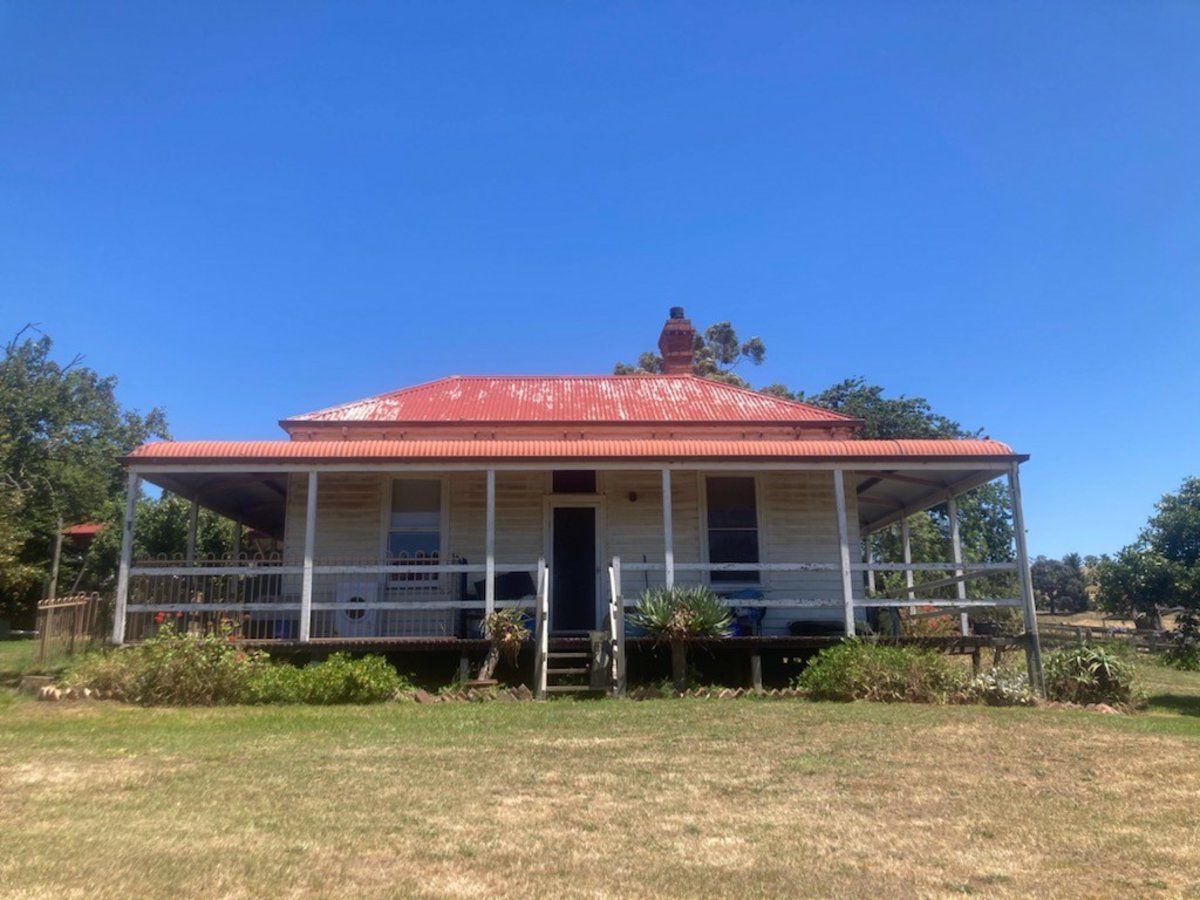 3 bedrooms House in The Cottage/185a O'Sheas Road KILMORE EAST VIC, 3764