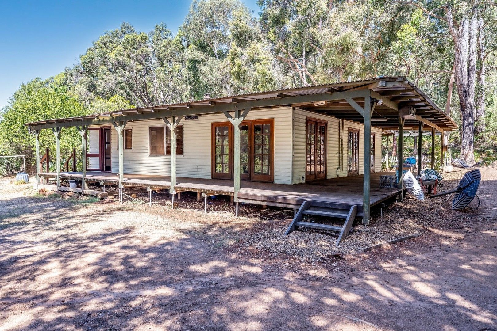 18 Holyoake Road, Dwellingup WA 6213, Image 0