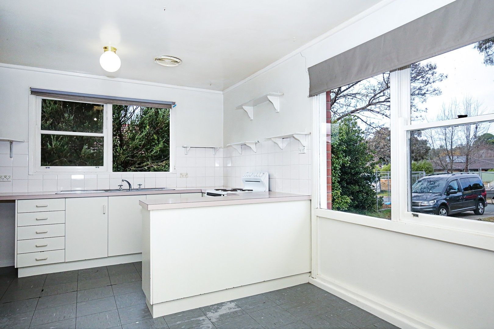 3 bedrooms House in 14 Olympus Way LYONS ACT, 2606
