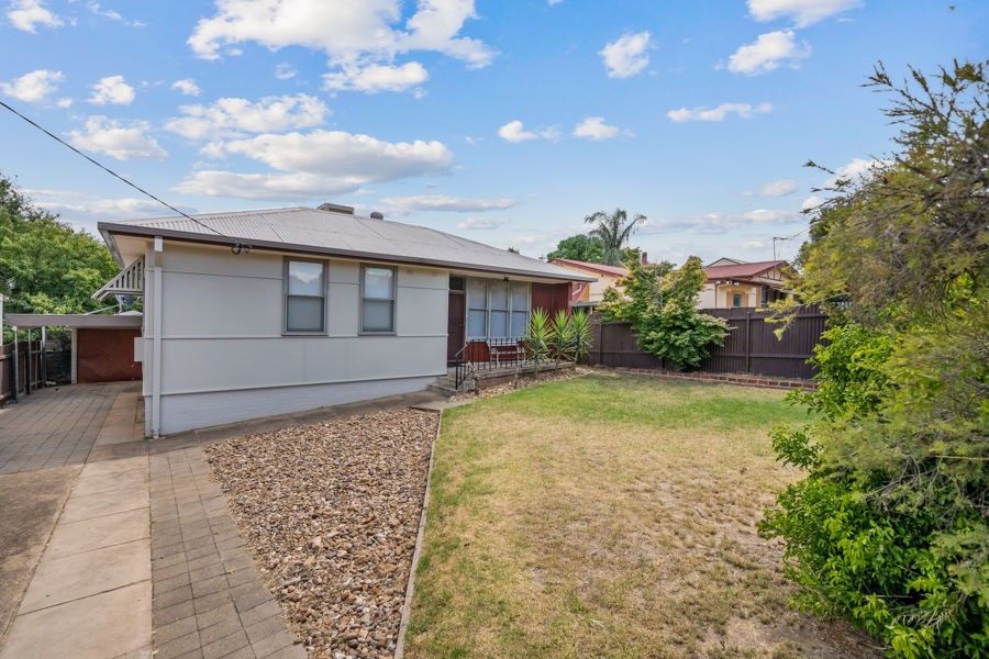 3 bedrooms House in 10 SPOONER AVENUE MOUNT AUSTIN NSW, 2650