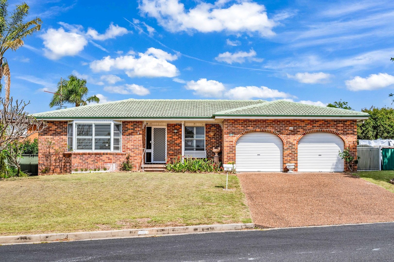 12 Deans Avenue, Singleton NSW 2330 Domain