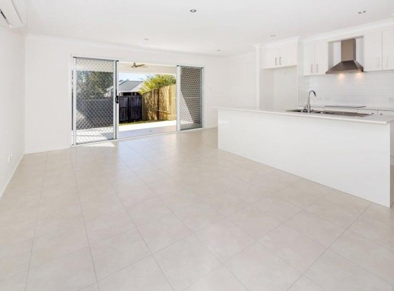 3 bedrooms Semi-Detached in 1/123 Sarah Drive YAMANTO QLD, 4305