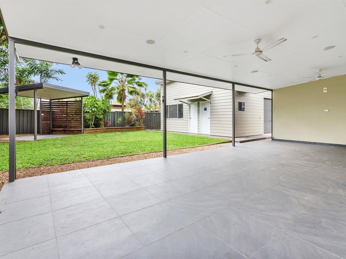 4 Bouganvillea Street, Holloways Beach QLD 4878, Image 2