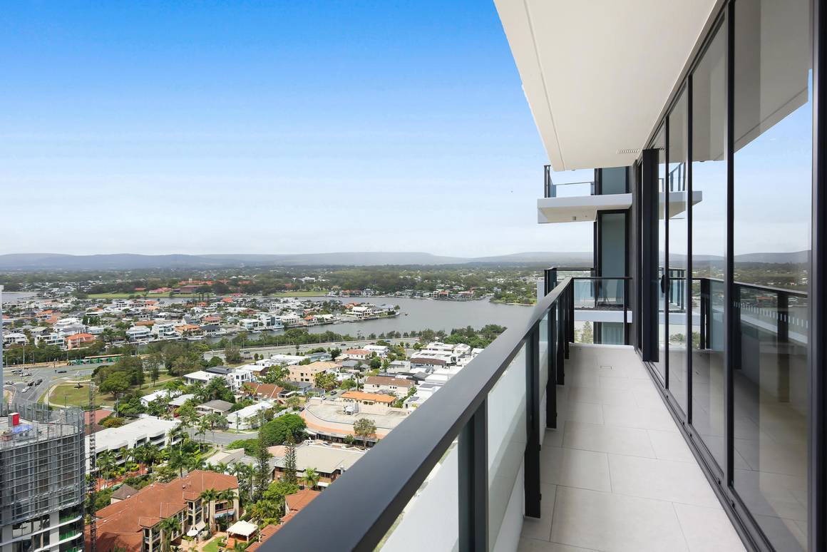 228/25 Woodroffe Avenue Main Beach 4217 - Image 4