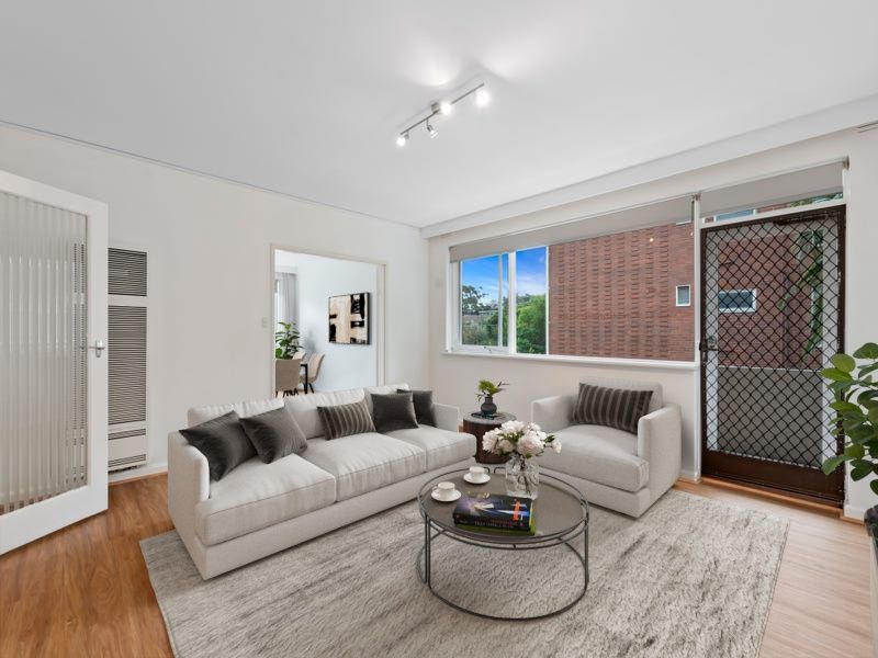 3 bedrooms Apartment / Unit / Flat in 4/46 Westbury Street ST KILDA EAST VIC, 3183
