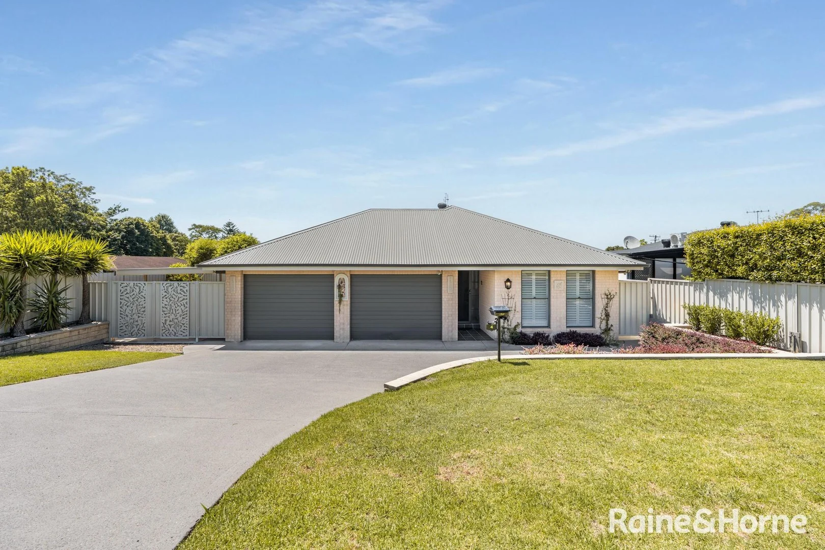 4 Lyndhurst Drive, Bomaderry NSW 2541