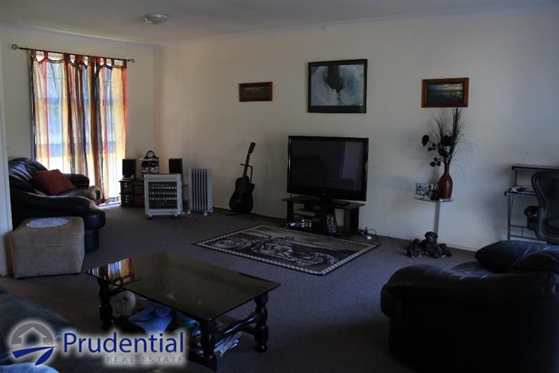 395 Denham Court Road, LEPPINGTON NSW 2179, Image 2