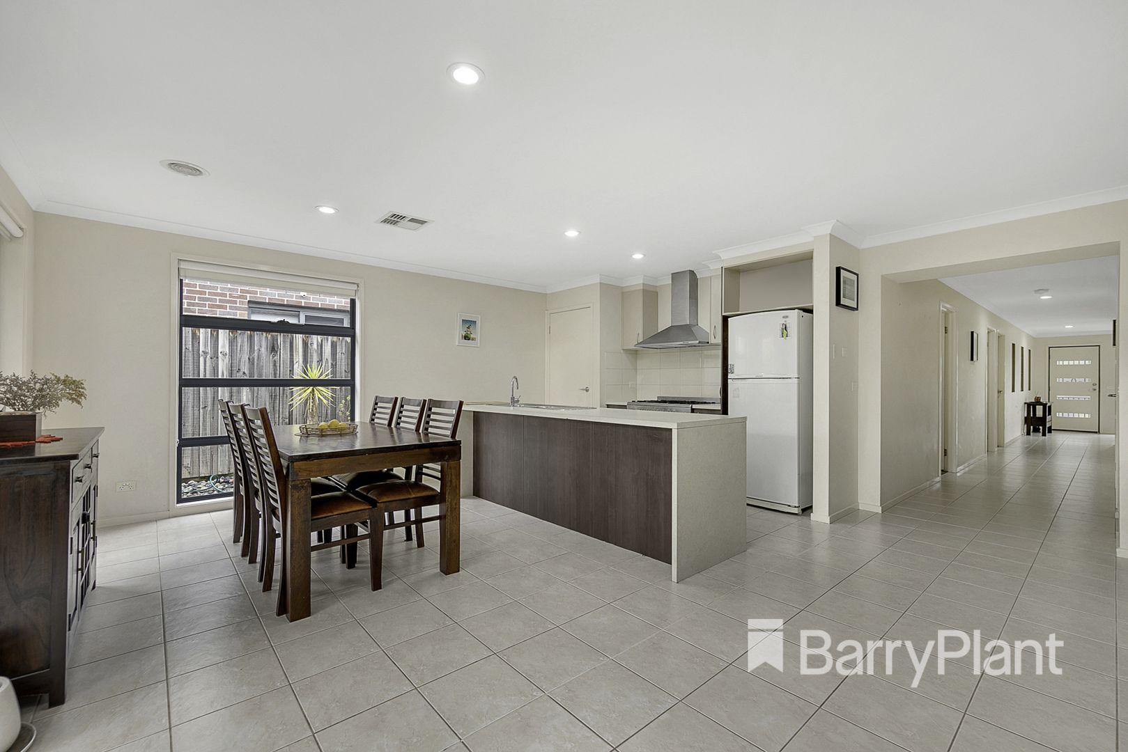 17 Jezwing Avenue, South Morang VIC 3752, Image 2