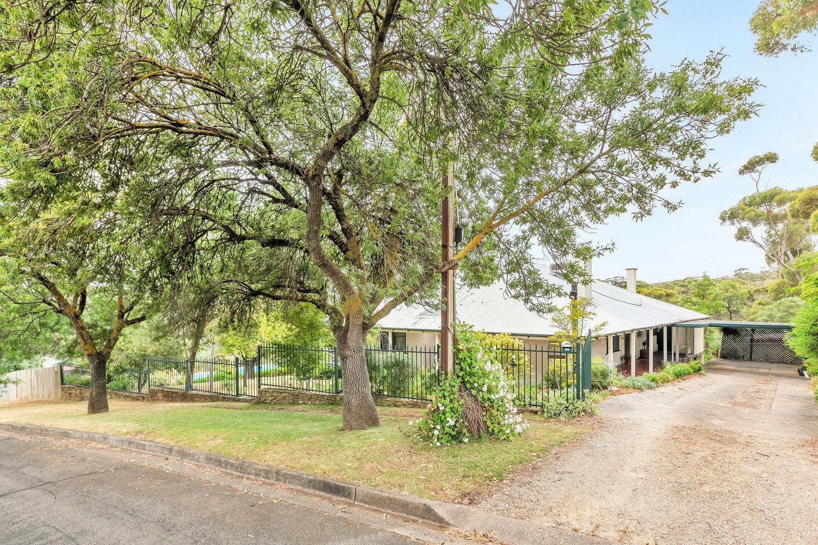 4 bedrooms House in 14 Euro Avenue EDEN HILLS SA, 5050