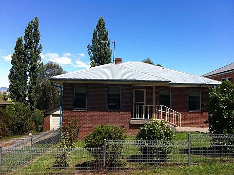 14 Clunie Avenue, Tumut NSW 2720, Image 0