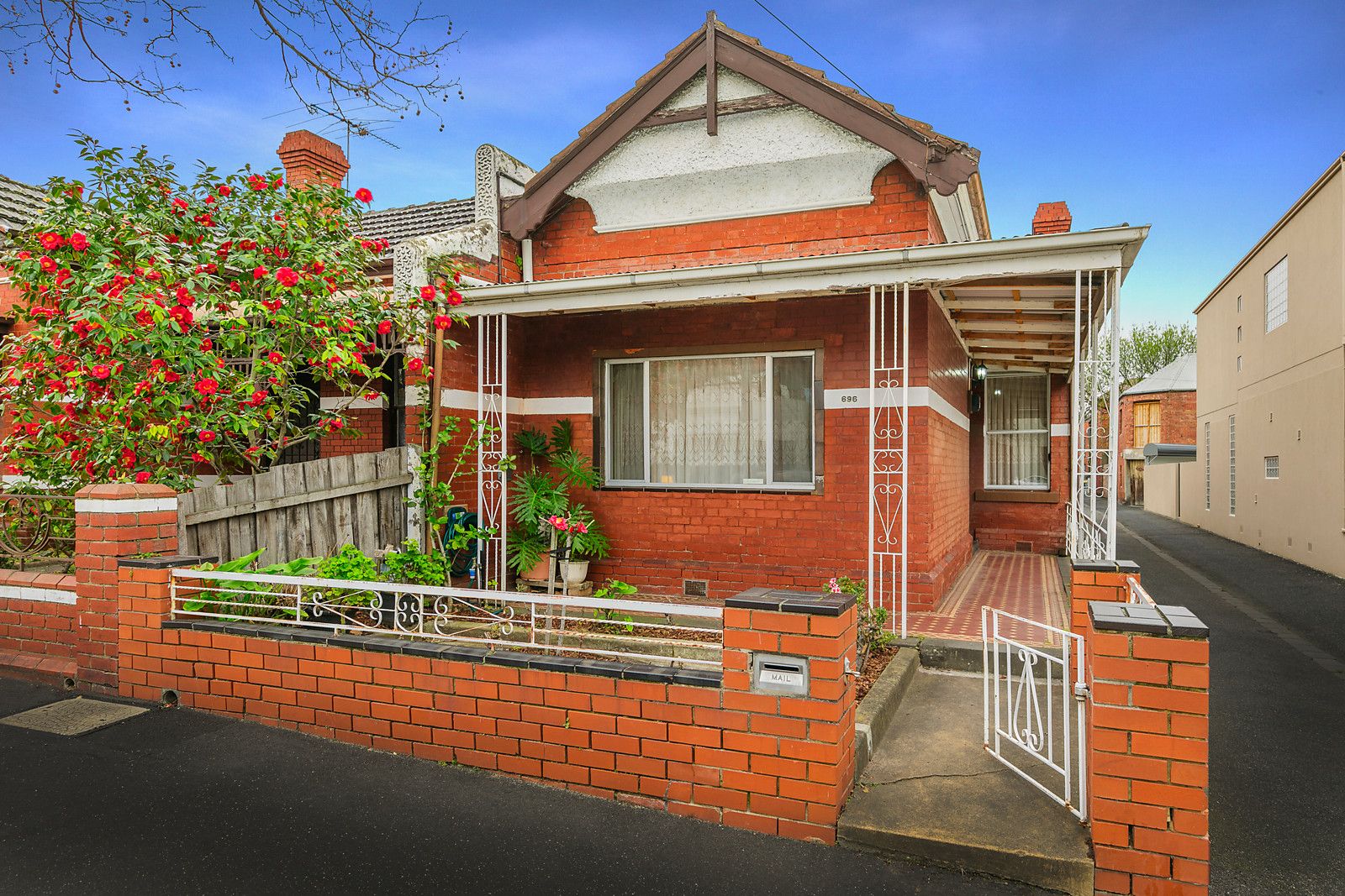 696 Rathdowne Street, Carlton North Property History & Address