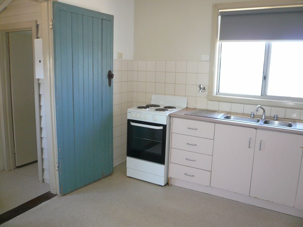 4 Gardiner Street, Warracknabeal VIC 3393 House For Rent Domain