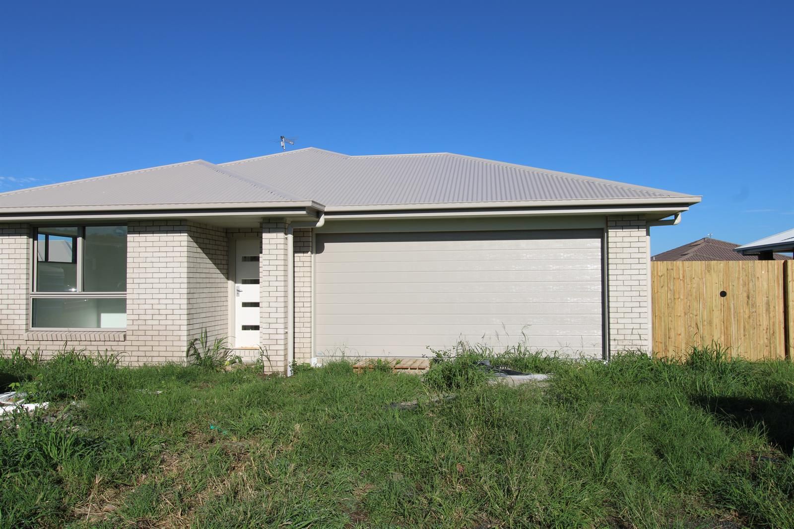 4 bedrooms House in 8 Bates Street LAIDLEY QLD, 4341