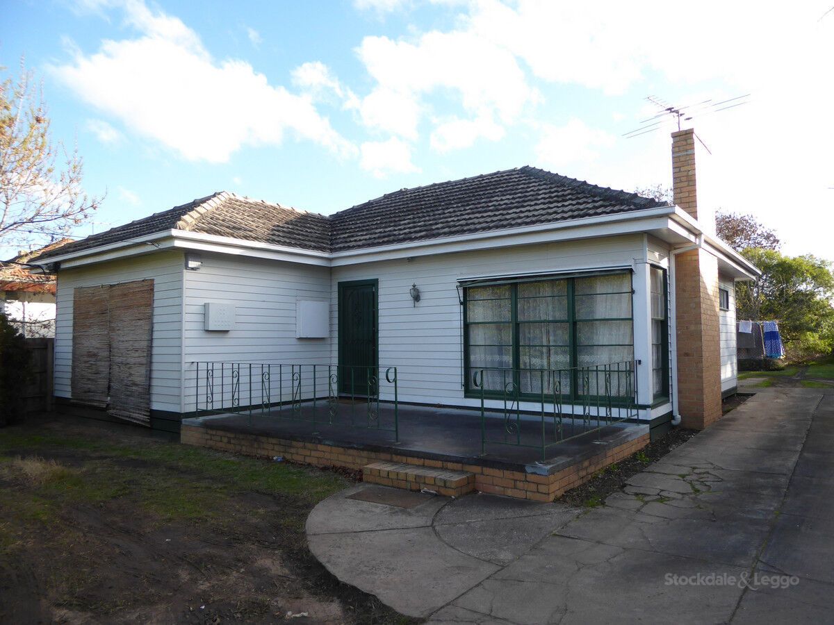 203 Waiora Road, Heidelberg Heights VIC 3081 House For Rent 200