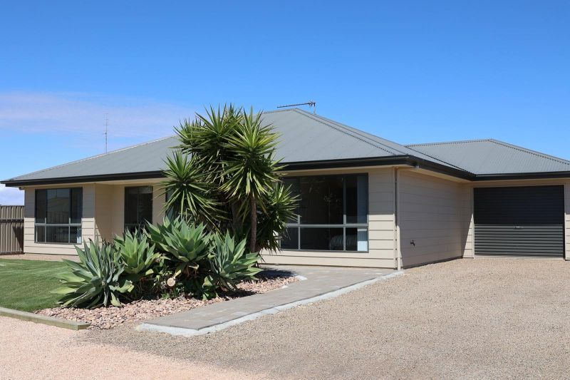 4 Hazel Street, Moonta Bay SA 5558, Image 1