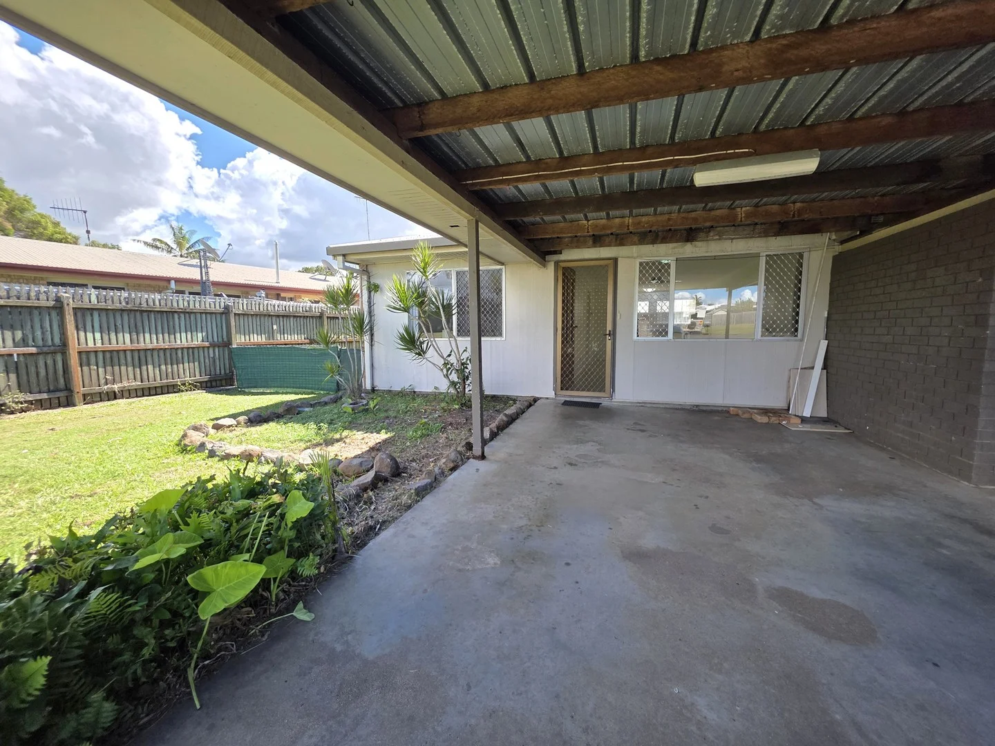 2/18 Hargreaves Street, Bundaberg South QLD 4670