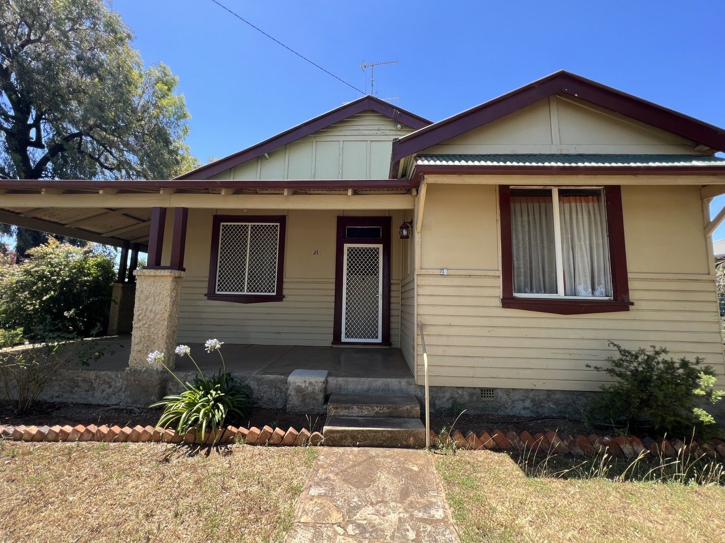 3 bedrooms House in 21 Clarinda Street PARKES NSW, 2870