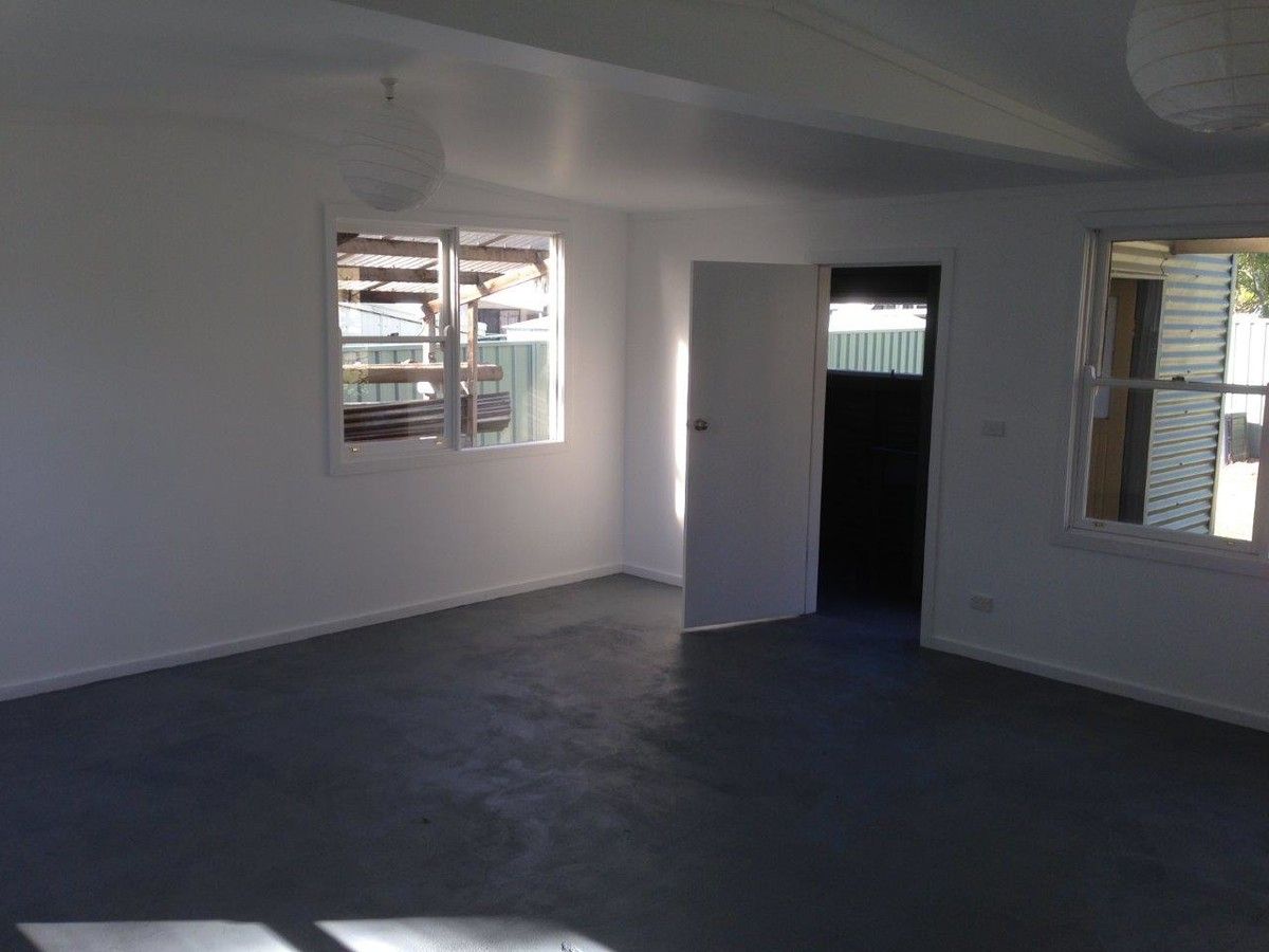 33 Winn Avenue, Basin View NSW 2540, Image 2