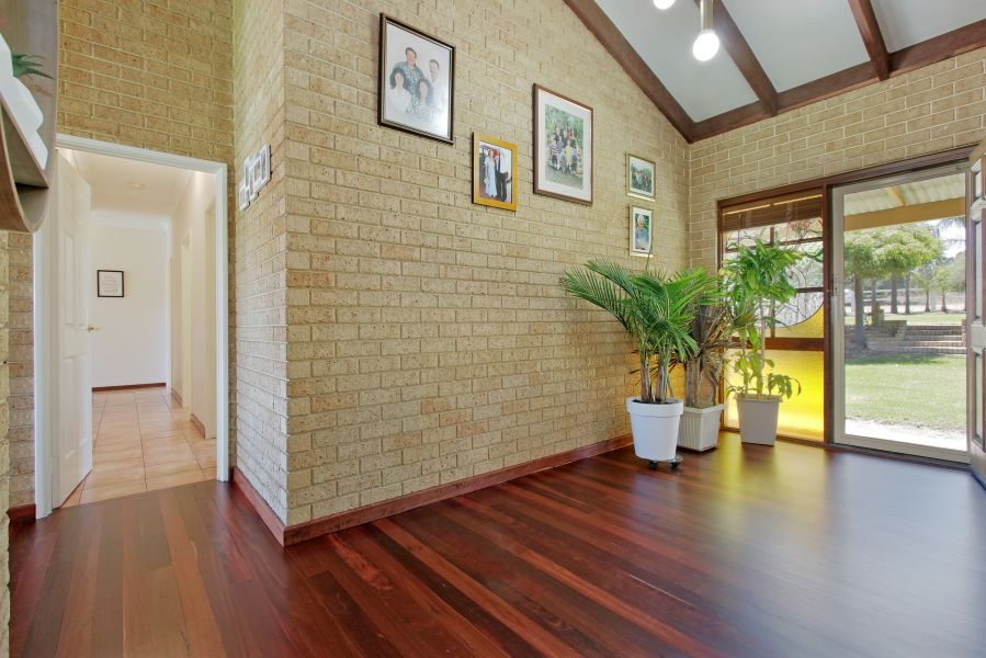 598 Neaves Road, Mariginiup WA 6078, Image 1