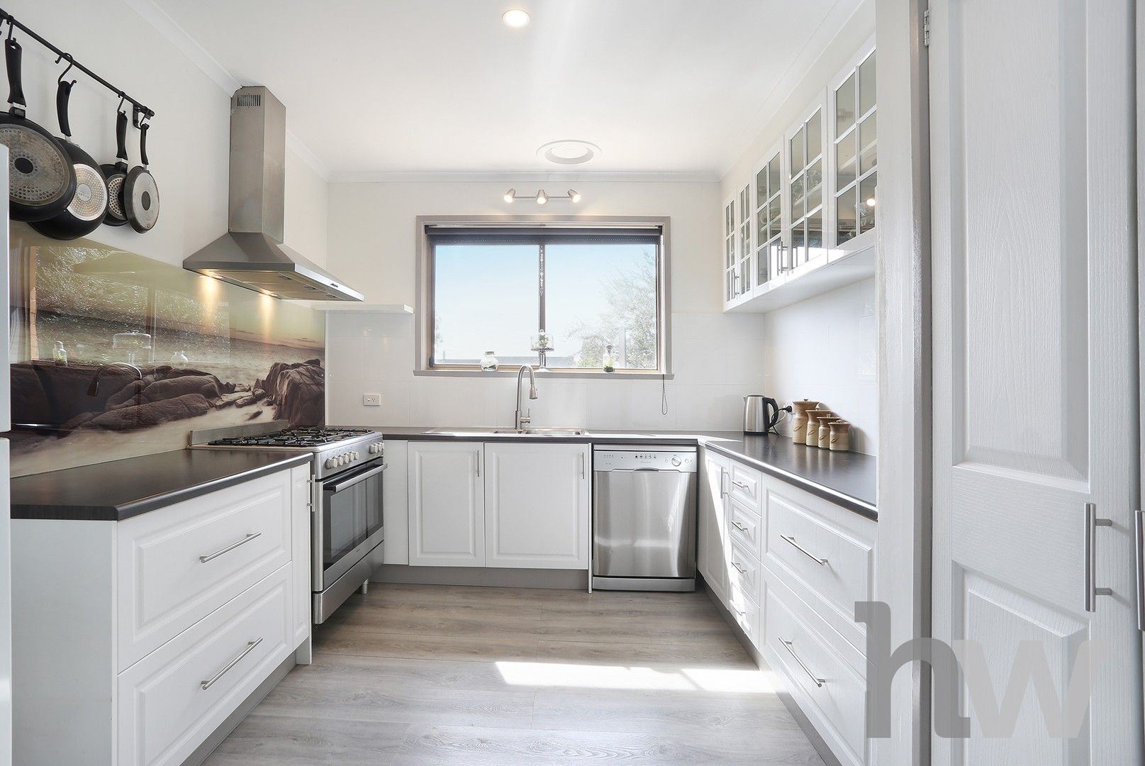 4 bedrooms House in 30 Kana Street GROVEDALE VIC, 3216