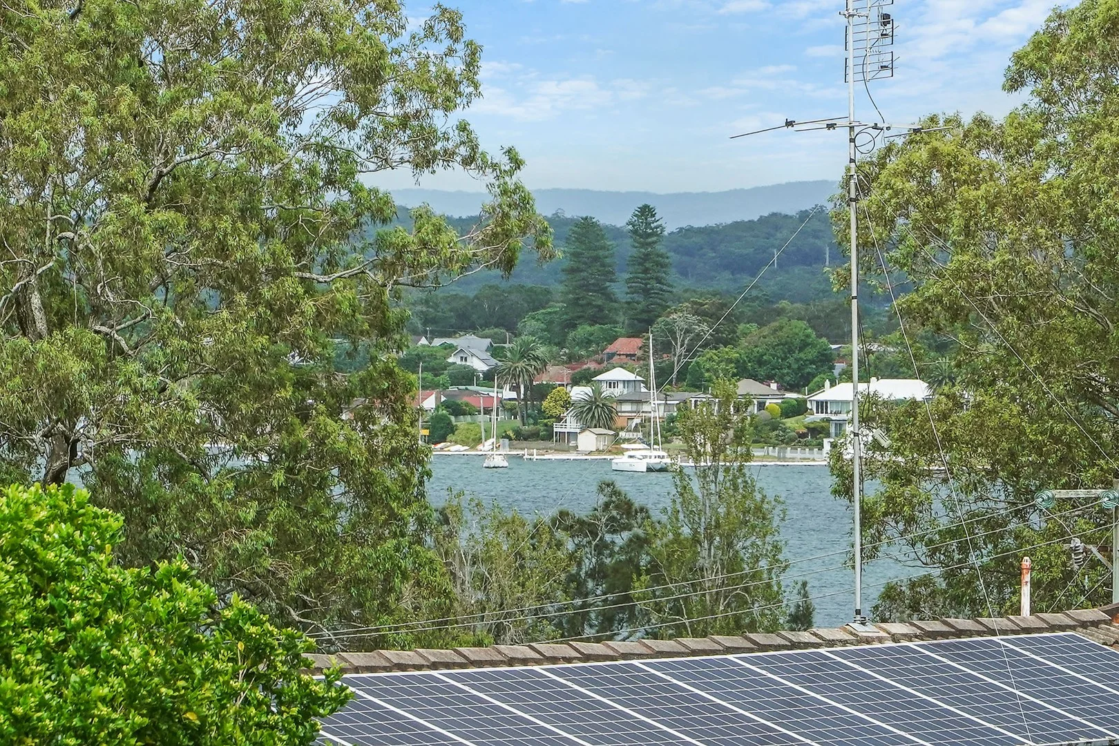 10 Roy Ave, Bolton Point NSW 2283